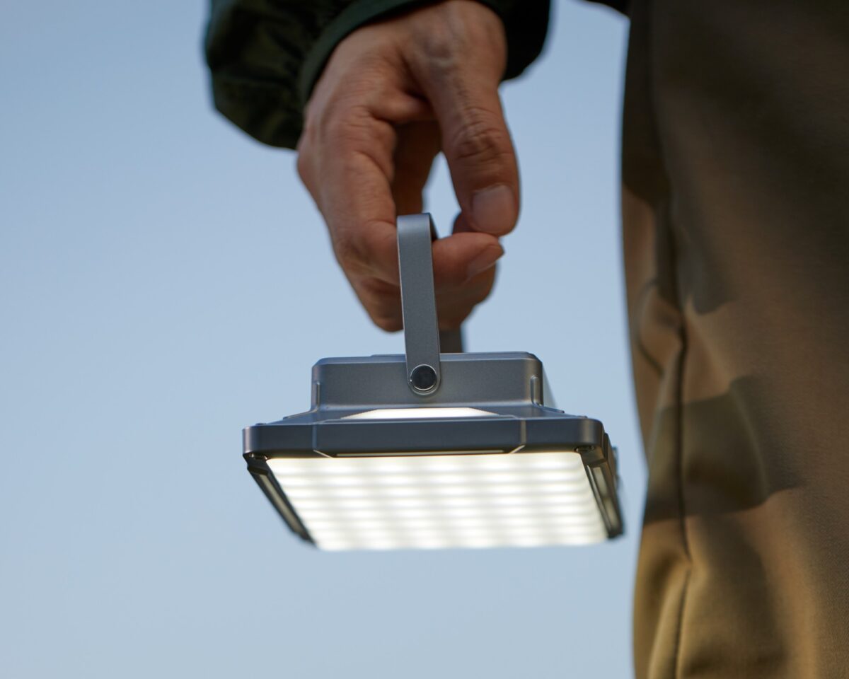 Alonery camping lights with power bank have the metal hand to carry .