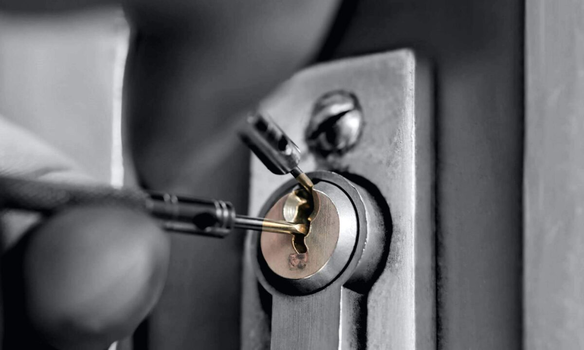 Emergency Locksmiths in Dubai: Your 24/7 Security Solution