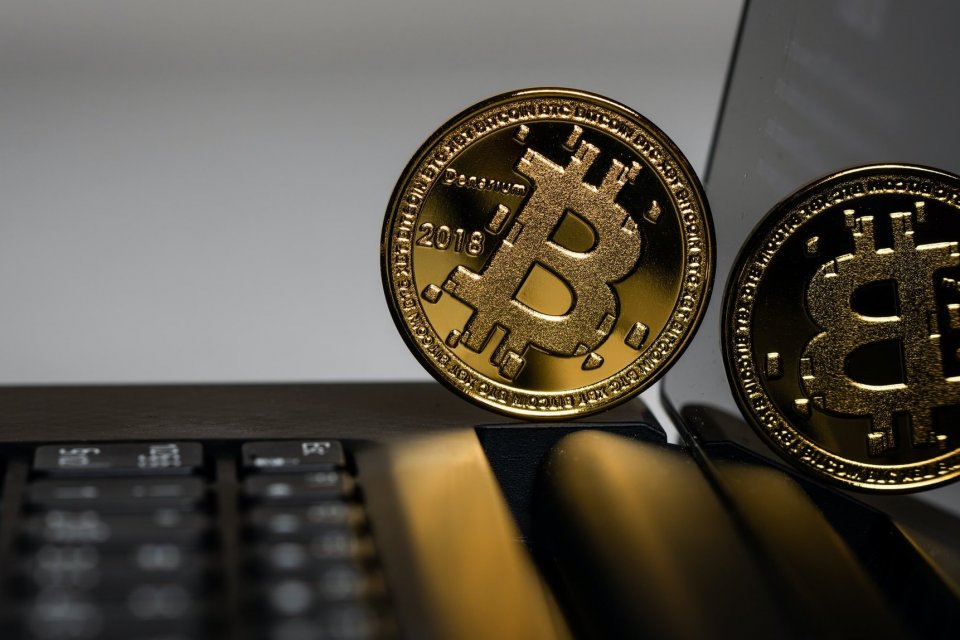 Bitcoin: Unraveling the Revolution in Digital Currency