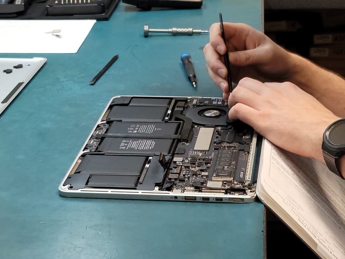 The Benefits of Using an Authorized Apple Service Provider for Your MacBook Repairs