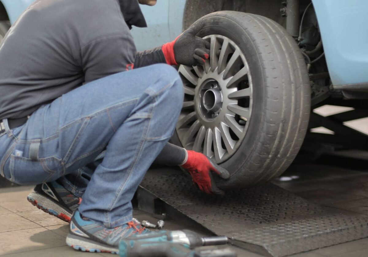 On Demand Tire Replacement: Discover the Nearest Mobile Tyre Fitters at Your Service