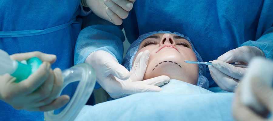 7 Key Qualities to Look for in a Rhinoplasty Surgeon in Punjab