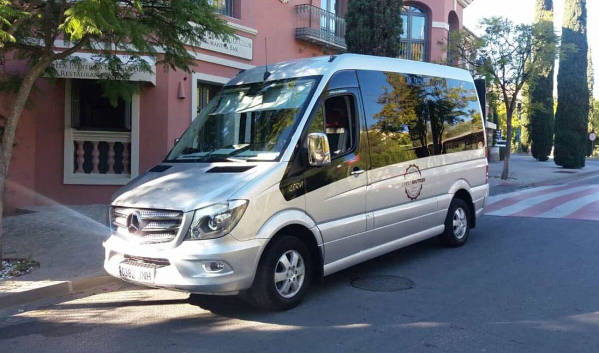 Hire Minibus for Small Family Airport Transfer