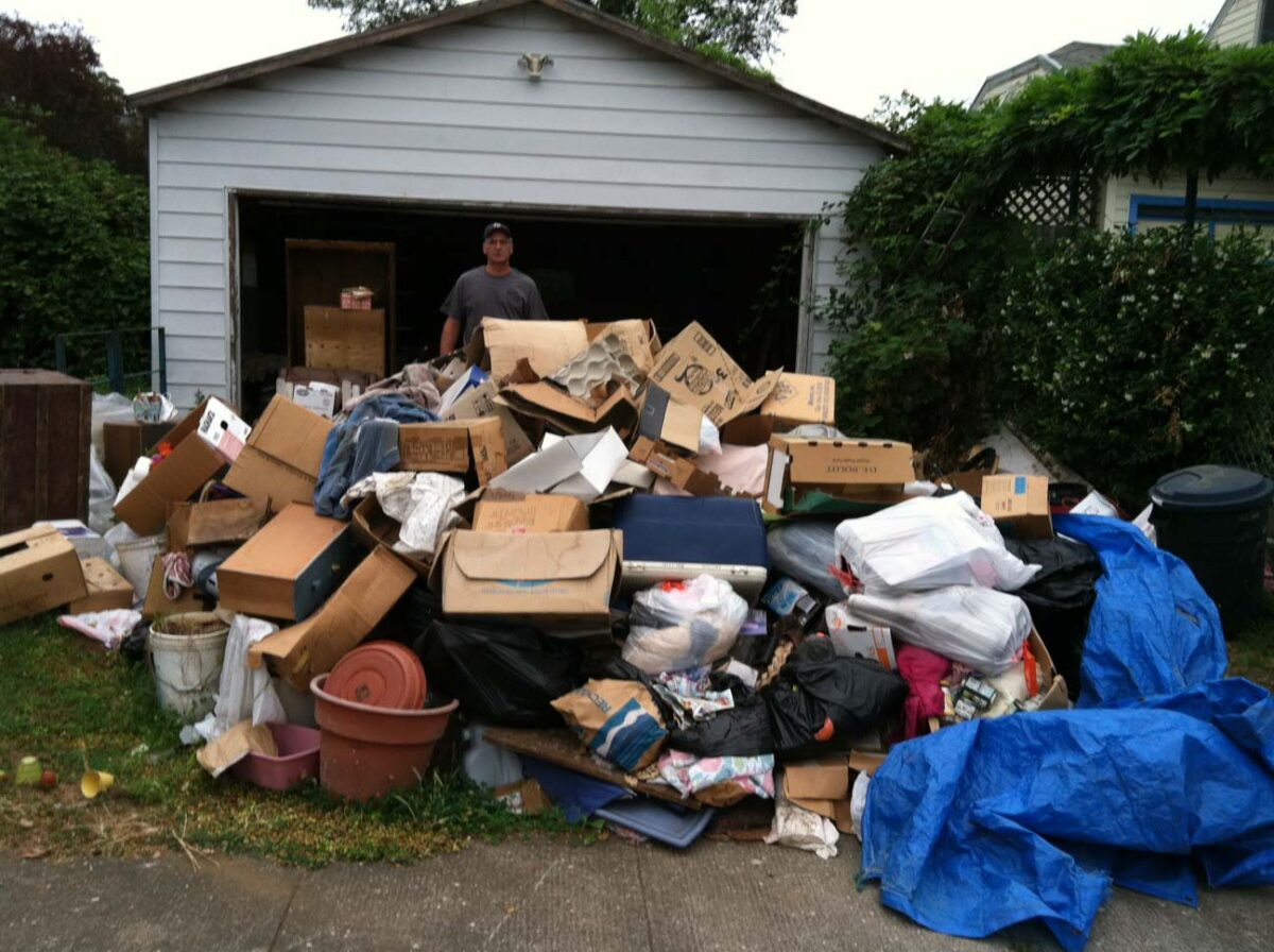 Fast and Professional Trash Hauling Seattle WA – Transform Your Space