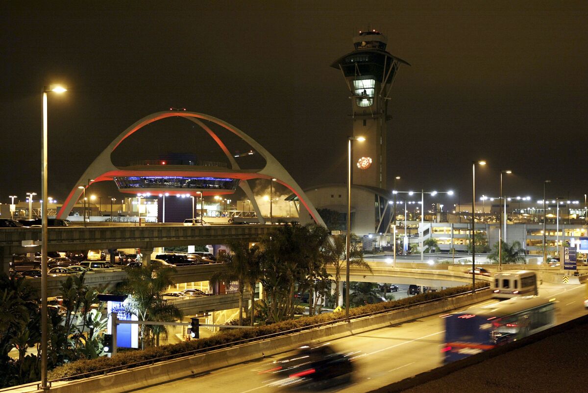 Navigating the Hawaiian Airlines Terminal at LAX : Your Complete Guide