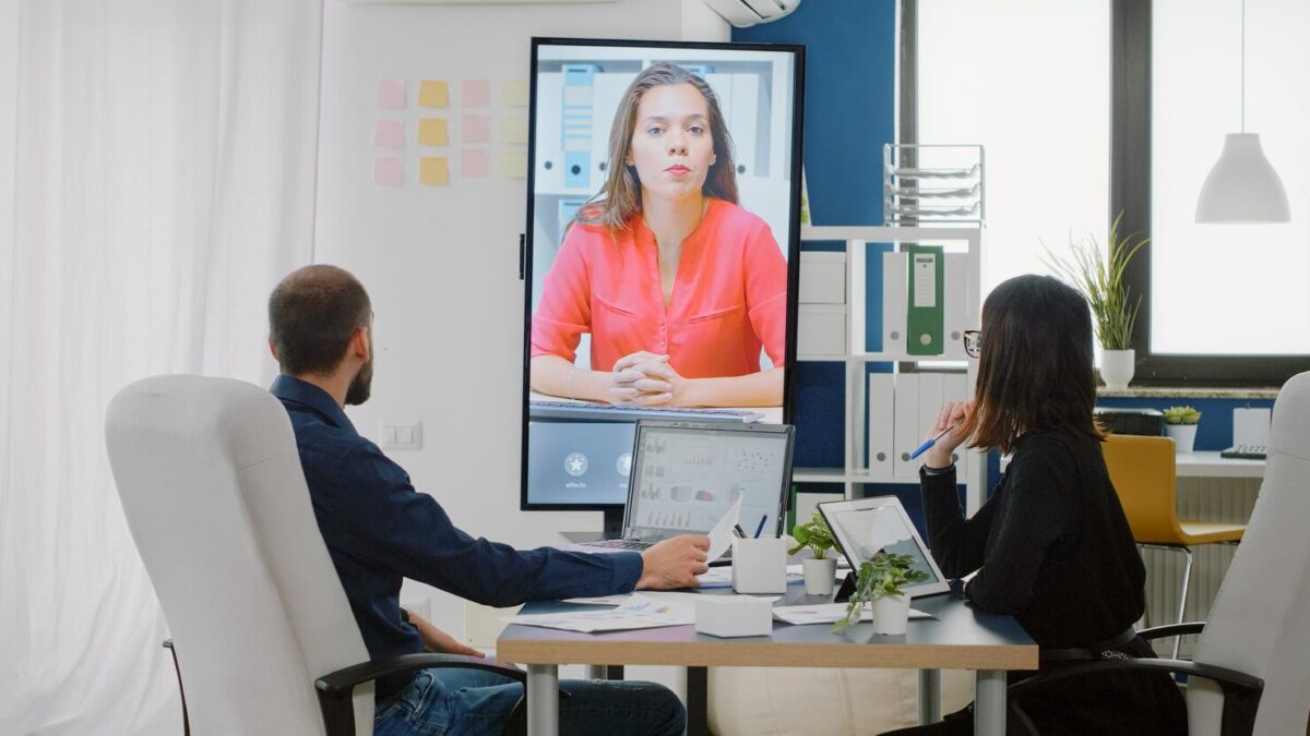 How Does Remote Workforce Management Software Revolutionize Team Collaboration?