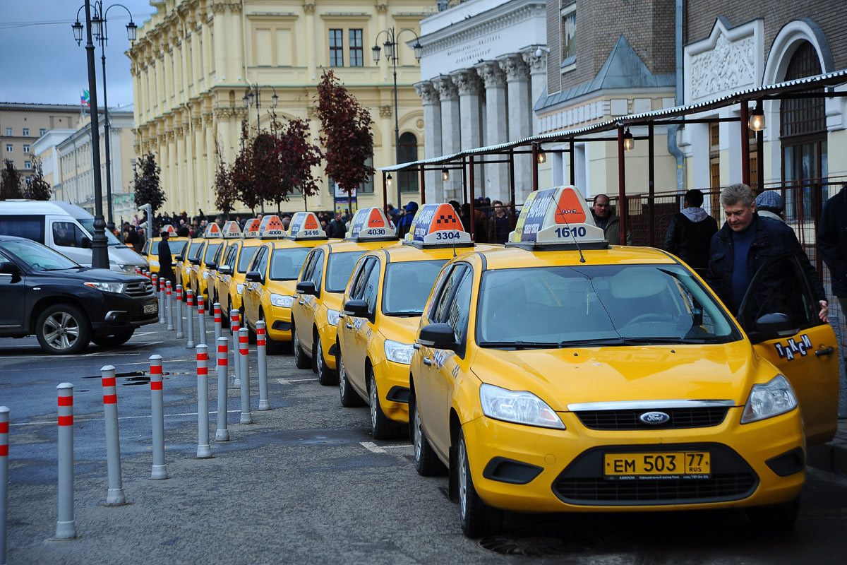 Why Taxi Service in Sutton Will Get You Around Safely?