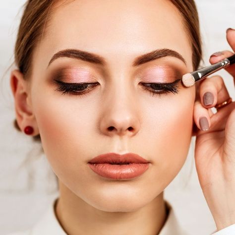 5 Trendy Eyeshadow Looks to Try This Season