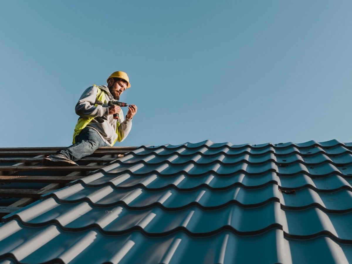 5 Genius Hacks for DIY Roof Repairs in Tampa: Say Goodbye to Leaks!