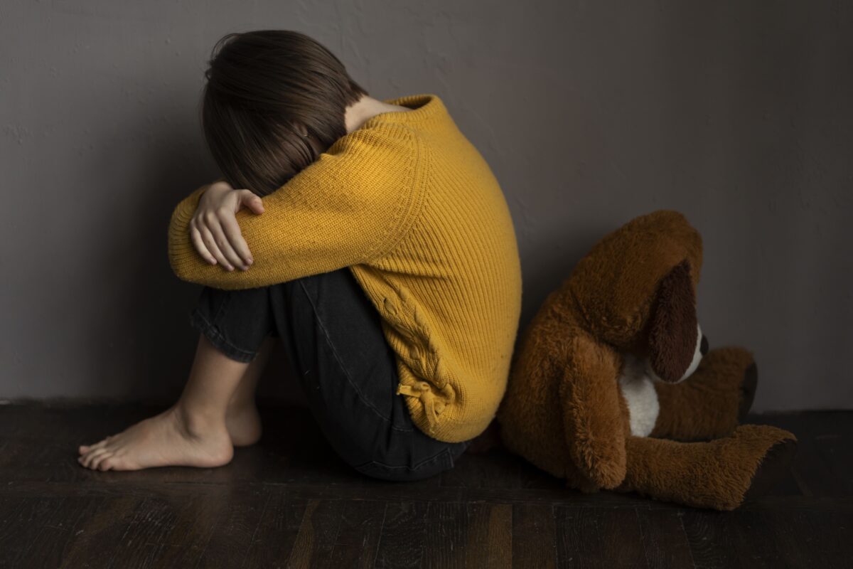 Childhood Trauma And It’s Types, Causes And Treatments