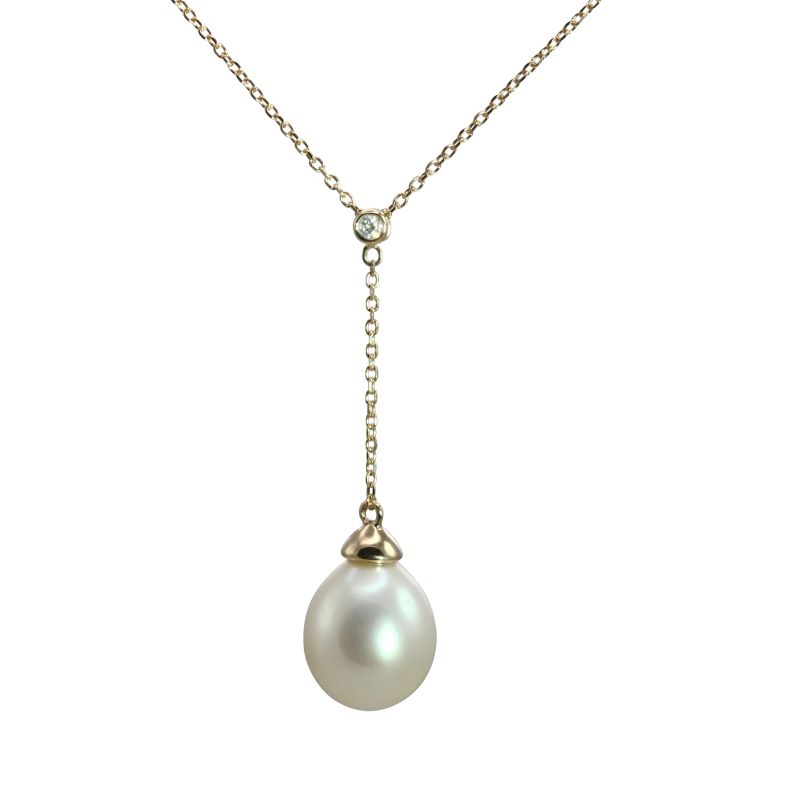 Why Are Pearl Necklaces Such an Evergreen Accessory?