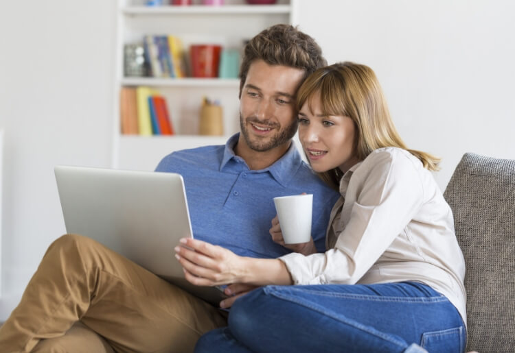 Online Couples Therapy: Enhancing Relationships in the Digital Age
