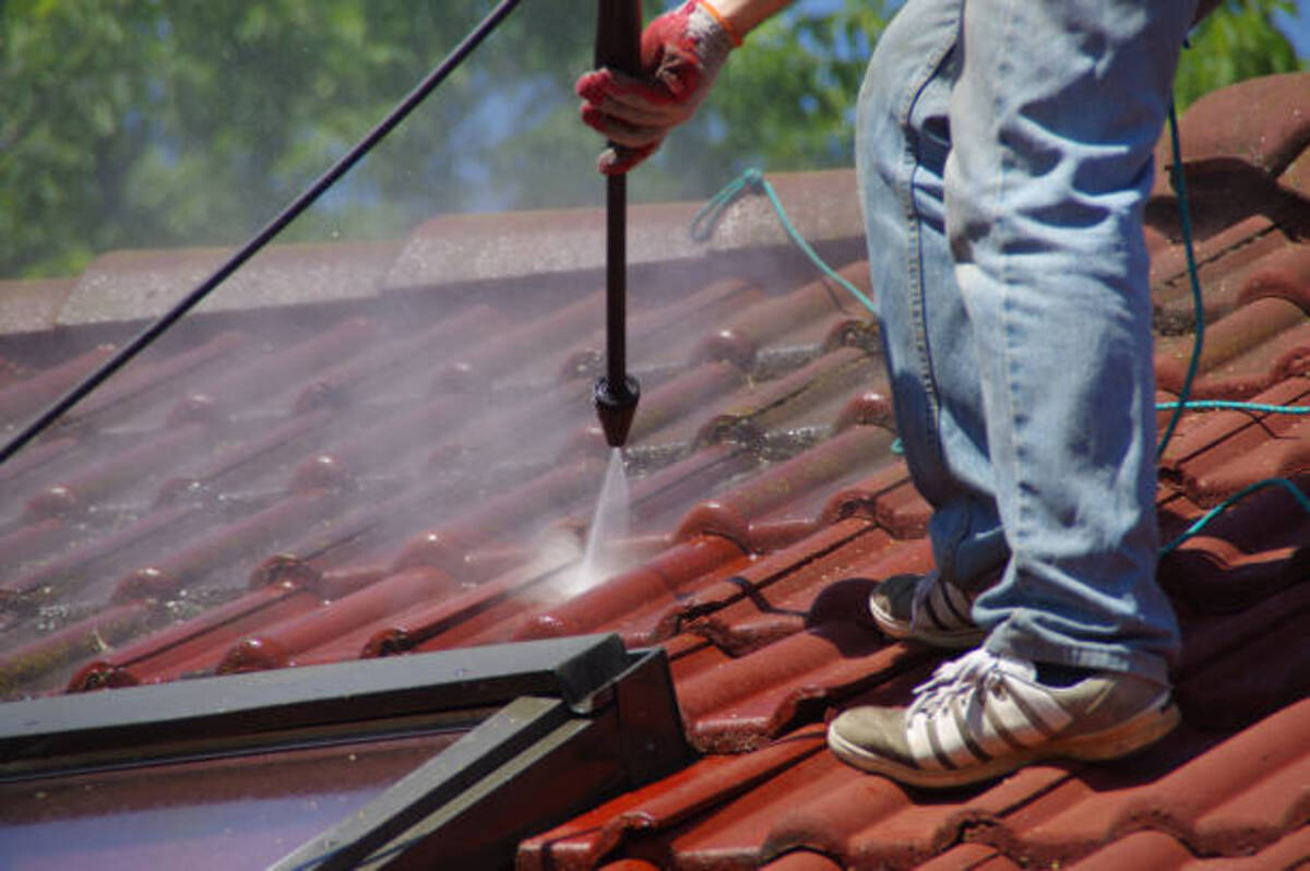 Roof Washing