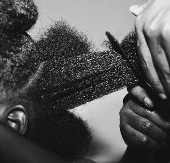 DIY vs. Pro: What’s Best for Installing Kinky Curly Hair?