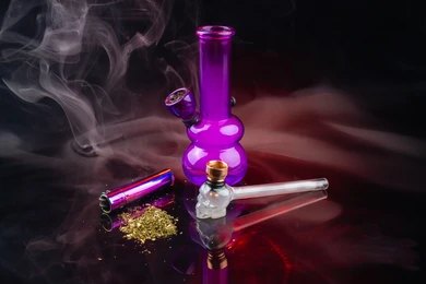 The Essential Guide to Glass Bong Maintenance: Cleaning Tips and Tricks