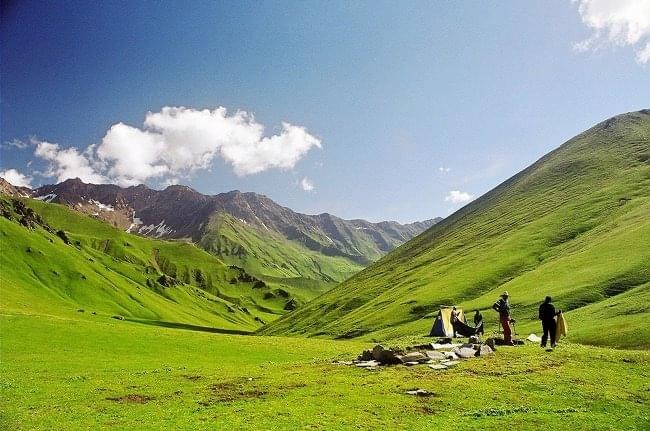 Best Treks for Stunning Himalayan Views: India vs. Nepal