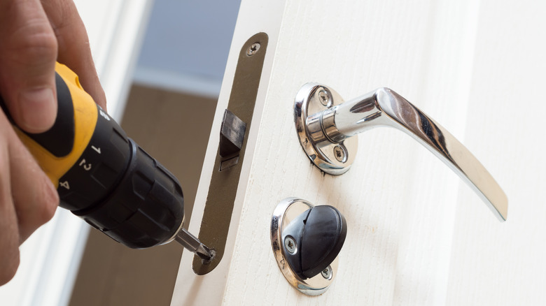 door unlock service