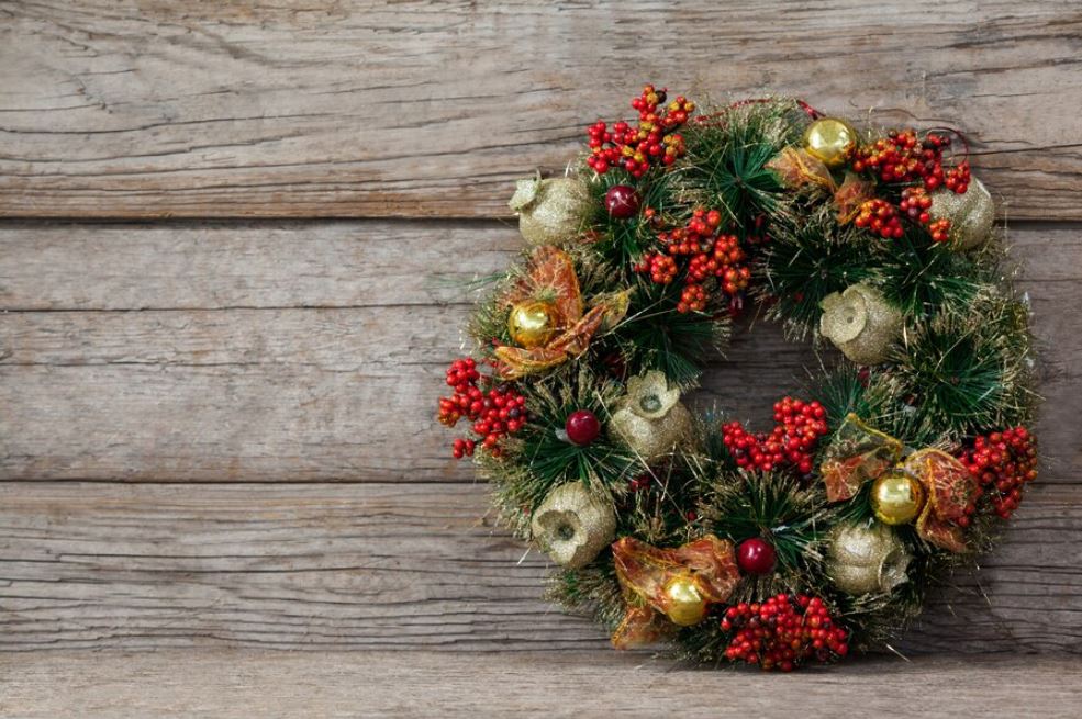 Brighten Your Holiday Decor with Adorable Mini Wreaths