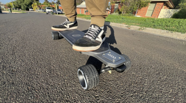 Where Do I Put My Feet on a Longboard? Understanding the MAXFIND Difference