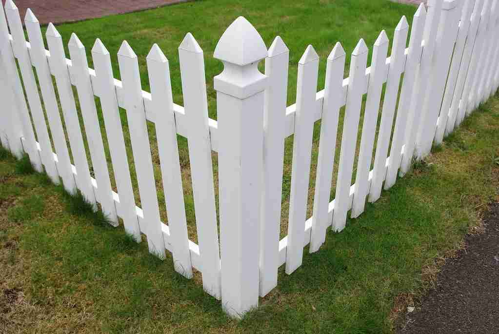 Vinyl Fence Installation