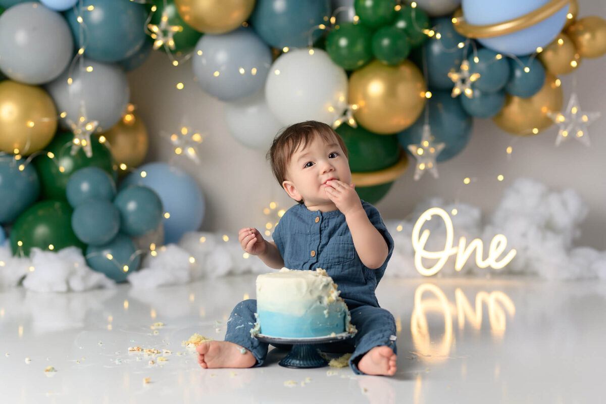 Celebrating Milestones: First Birthday, Family, and Cake Smash Photography in Austin