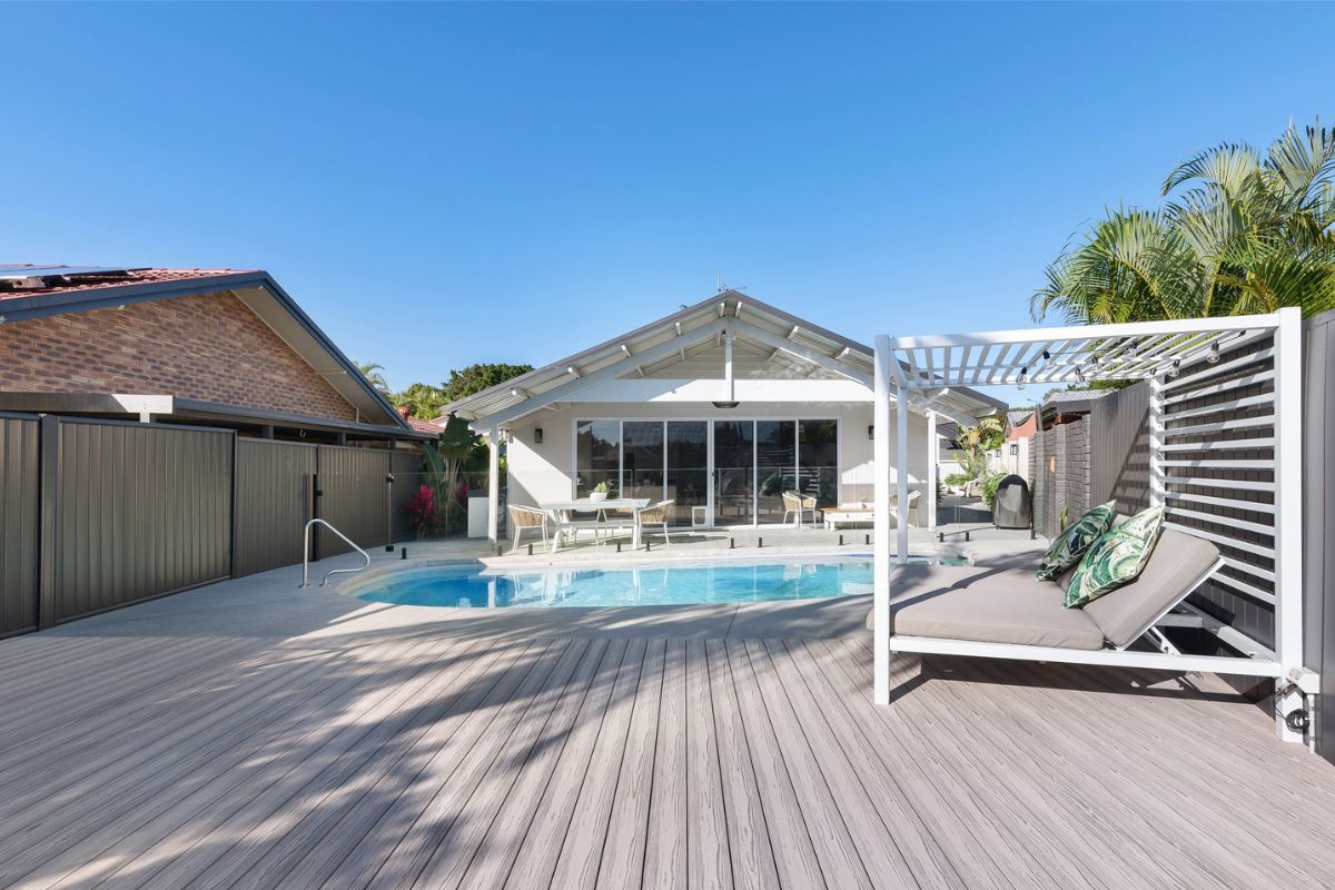 Find the Right Deck Builders in Brisbane for Your Project