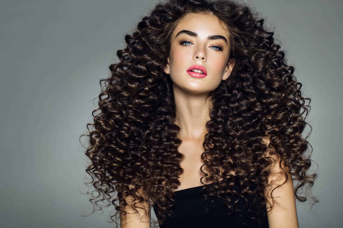 Wavy Wigs: The Perfect Balance of Style and Elegance