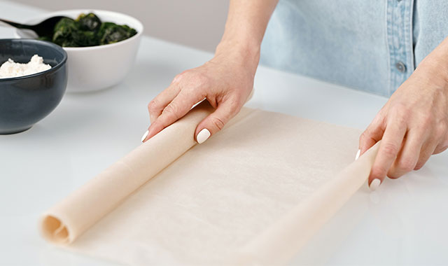 Why Should Your Brand Invest in Custom Greaseproof Paper for Food Packaging?