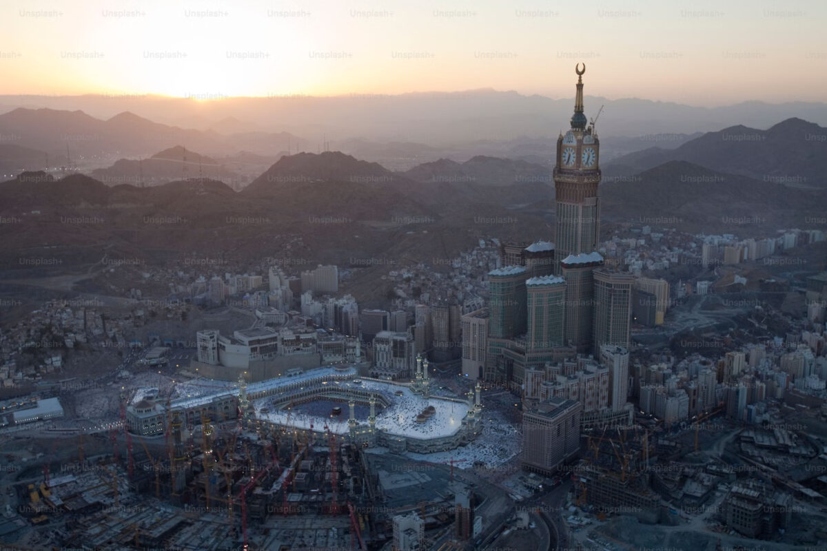 Umrah Tour Essentials: What to Pack for a Smooth Journey in 2024