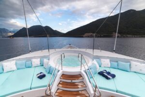 Yacht broker valuation tips