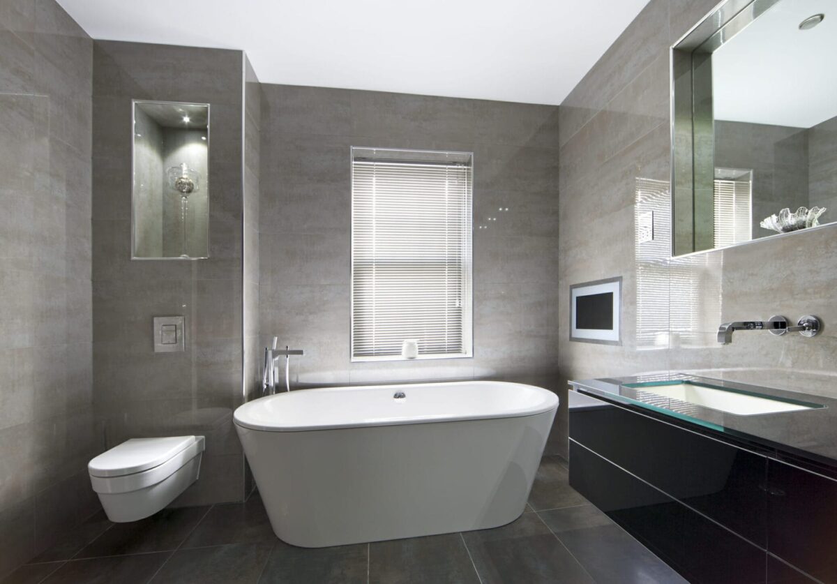 How Can Innovative Screens Make Your Bathroom Feel More Spacious?